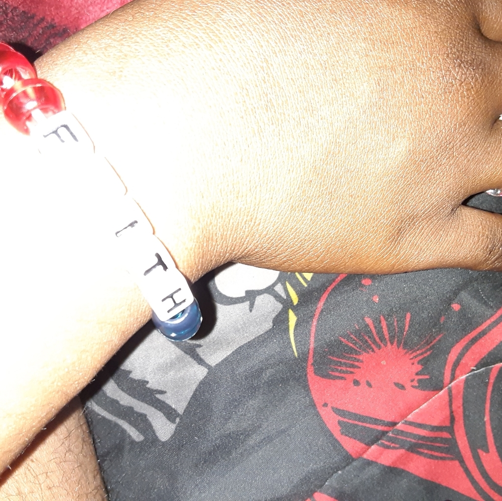 Bracelets - Picture 6 of 8